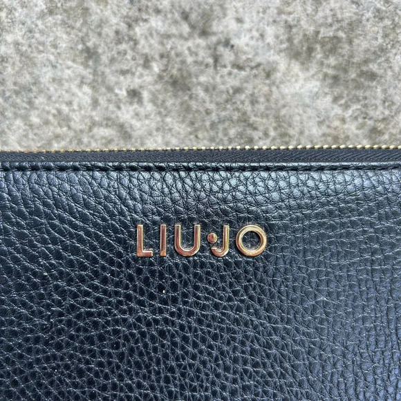 Liu Jo Zip around Wallet, 7.5” x 3 3/4” x 1” - Picture 5 of 10